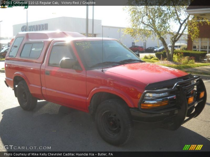 Victory Red / Graphite 2003 Chevrolet S10 LS Regular Cab