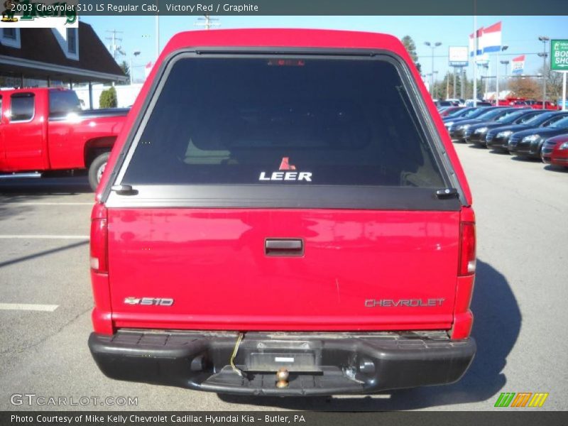 Victory Red / Graphite 2003 Chevrolet S10 LS Regular Cab