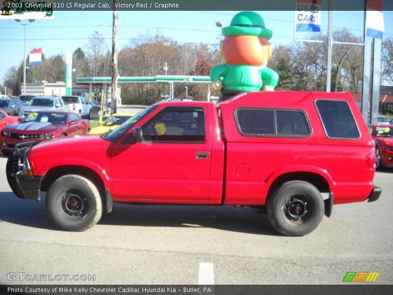 Victory Red / Graphite 2003 Chevrolet S10 LS Regular Cab