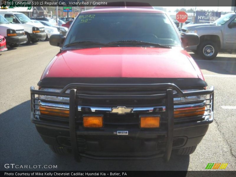 Victory Red / Graphite 2003 Chevrolet S10 LS Regular Cab
