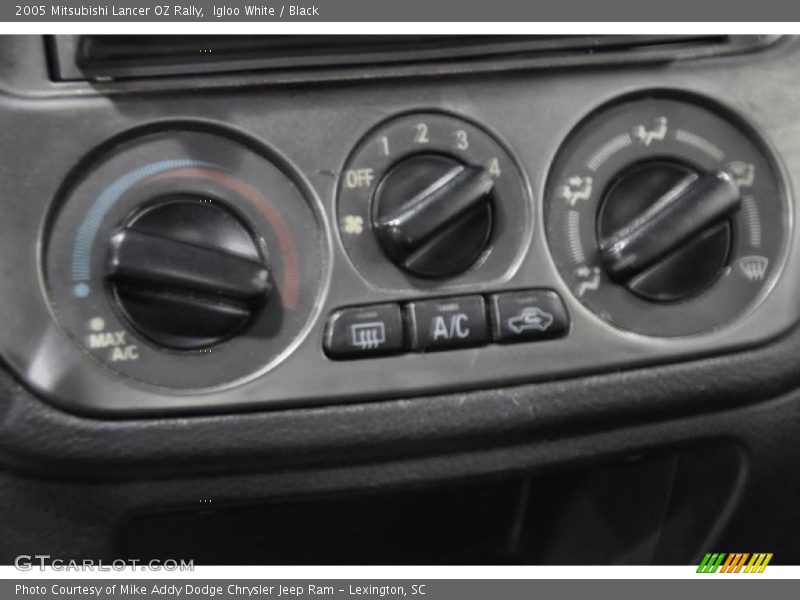 Igloo White / Black 2005 Mitsubishi Lancer OZ Rally