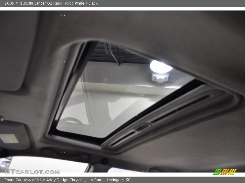 Sunroof of 2005 Lancer OZ Rally