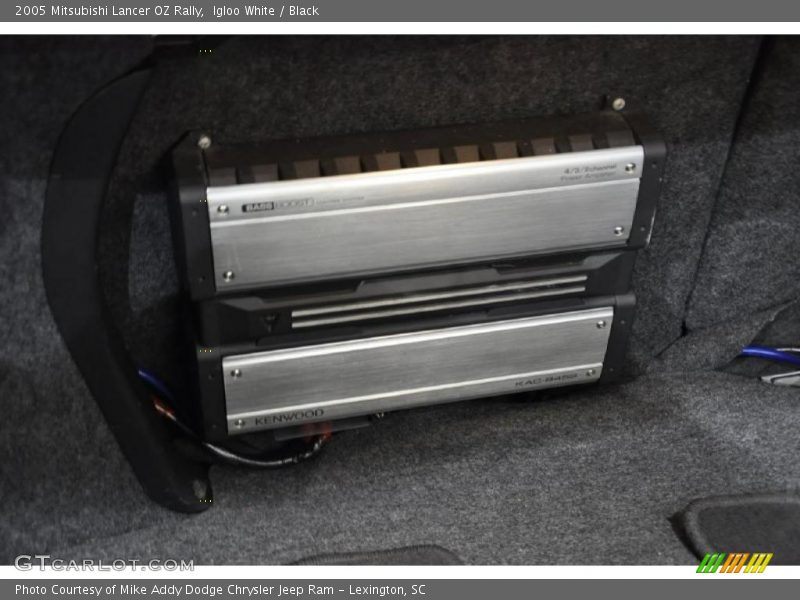 Igloo White / Black 2005 Mitsubishi Lancer OZ Rally