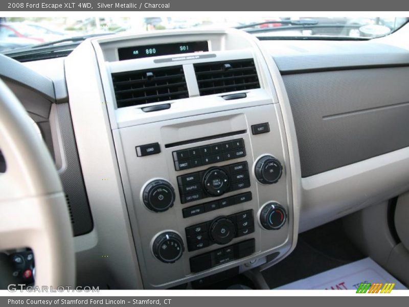 Silver Metallic / Charcoal 2008 Ford Escape XLT 4WD