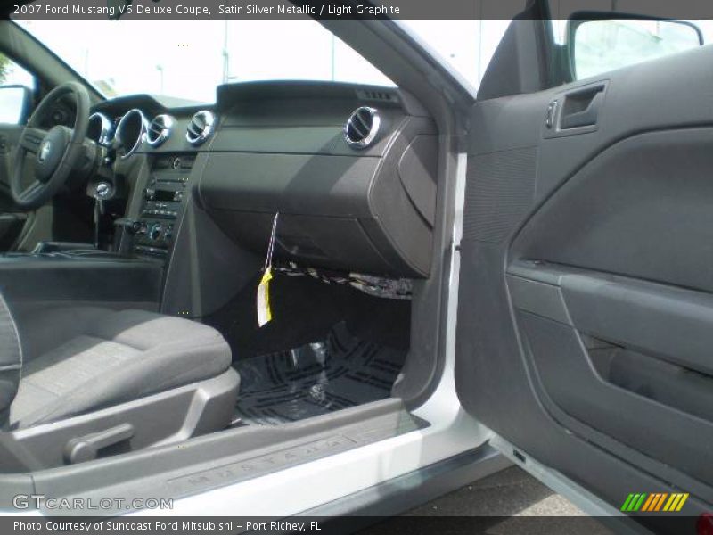 Satin Silver Metallic / Light Graphite 2007 Ford Mustang V6 Deluxe Coupe