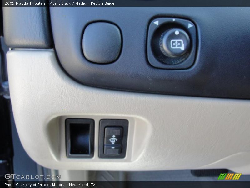 Mystic Black / Medium Pebble Beige 2005 Mazda Tribute s