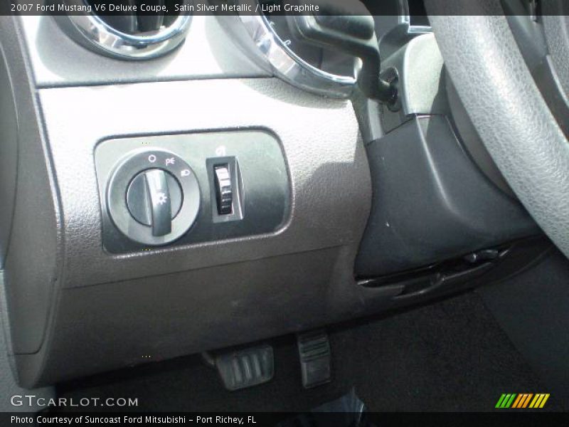 Satin Silver Metallic / Light Graphite 2007 Ford Mustang V6 Deluxe Coupe