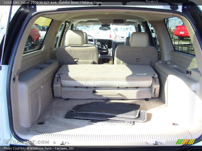 Summit White / Neutral/Shale 2006 GMC Yukon 2500 XL SLT 4x4