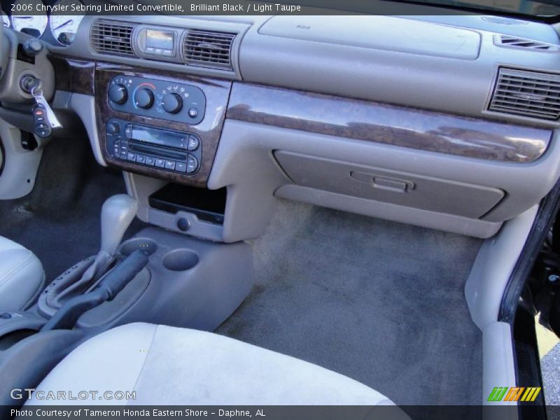 Dashboard of 2006 Sebring Limited Convertible