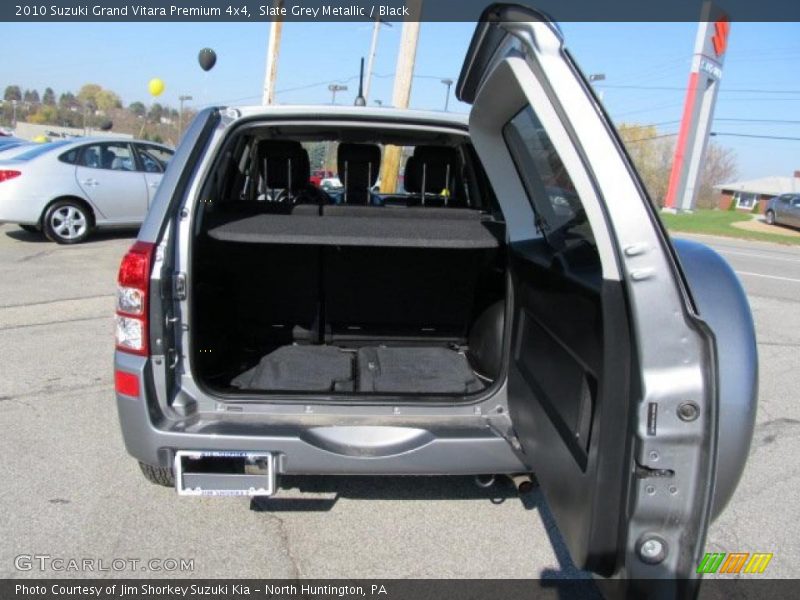  2010 Grand Vitara Premium 4x4 Trunk