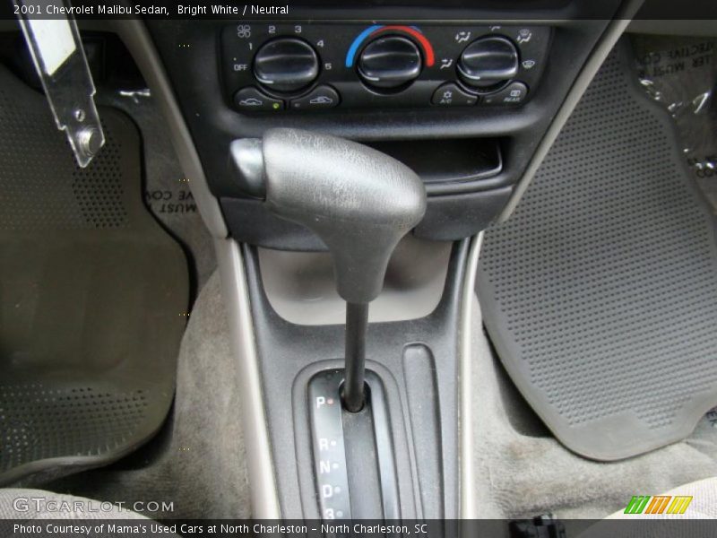 Bright White / Neutral 2001 Chevrolet Malibu Sedan