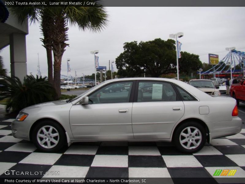 Lunar Mist Metallic / Grey 2002 Toyota Avalon XL