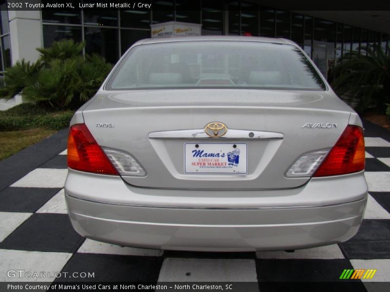 Lunar Mist Metallic / Grey 2002 Toyota Avalon XL