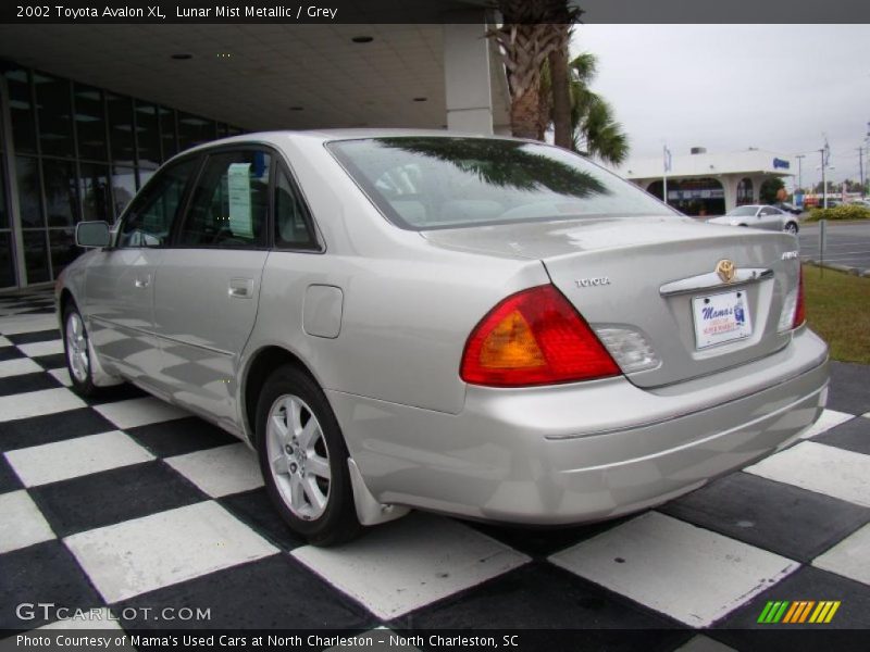 Lunar Mist Metallic / Grey 2002 Toyota Avalon XL