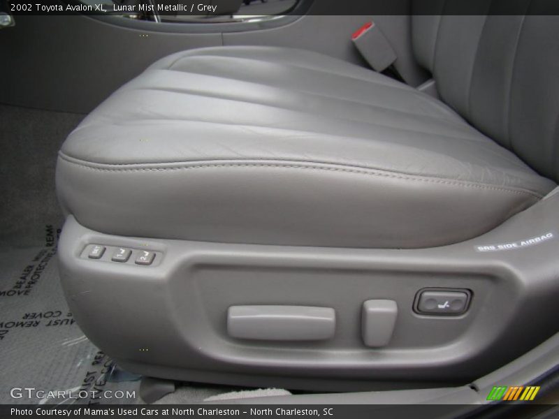 Lunar Mist Metallic / Grey 2002 Toyota Avalon XL