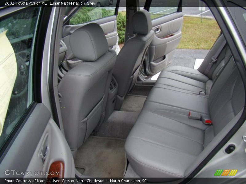 Lunar Mist Metallic / Grey 2002 Toyota Avalon XL