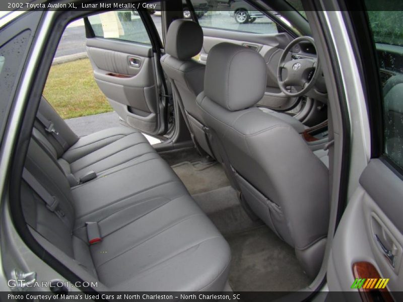 Lunar Mist Metallic / Grey 2002 Toyota Avalon XL
