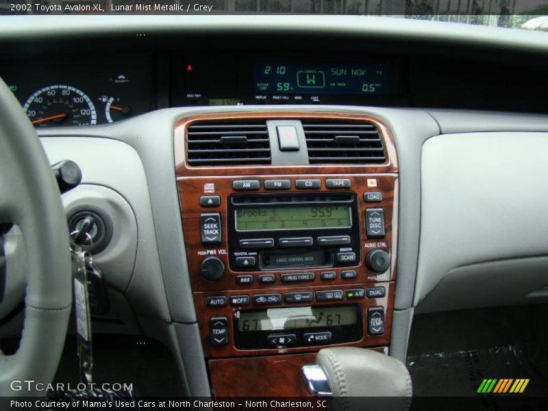 Lunar Mist Metallic / Grey 2002 Toyota Avalon XL
