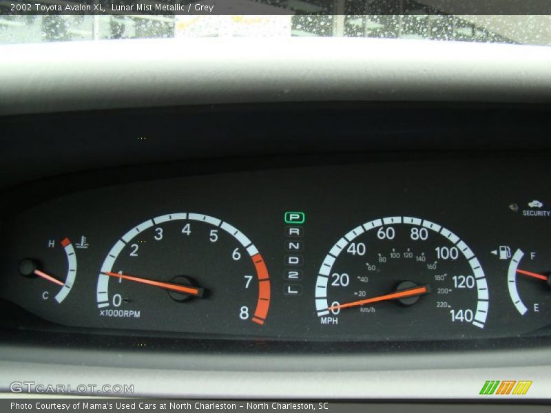 Lunar Mist Metallic / Grey 2002 Toyota Avalon XL