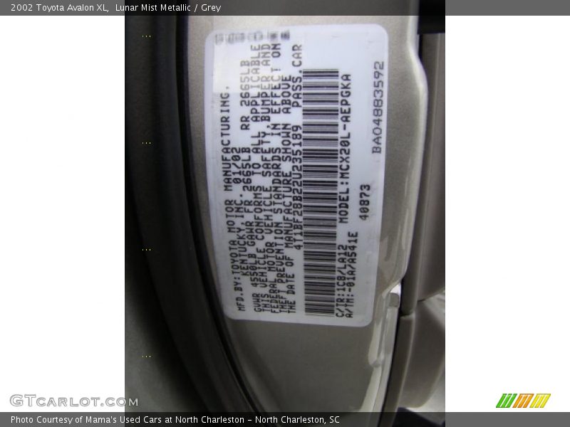 Lunar Mist Metallic / Grey 2002 Toyota Avalon XL