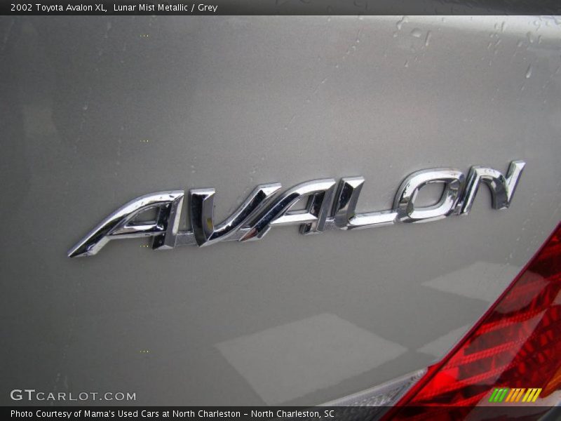 Lunar Mist Metallic / Grey 2002 Toyota Avalon XL