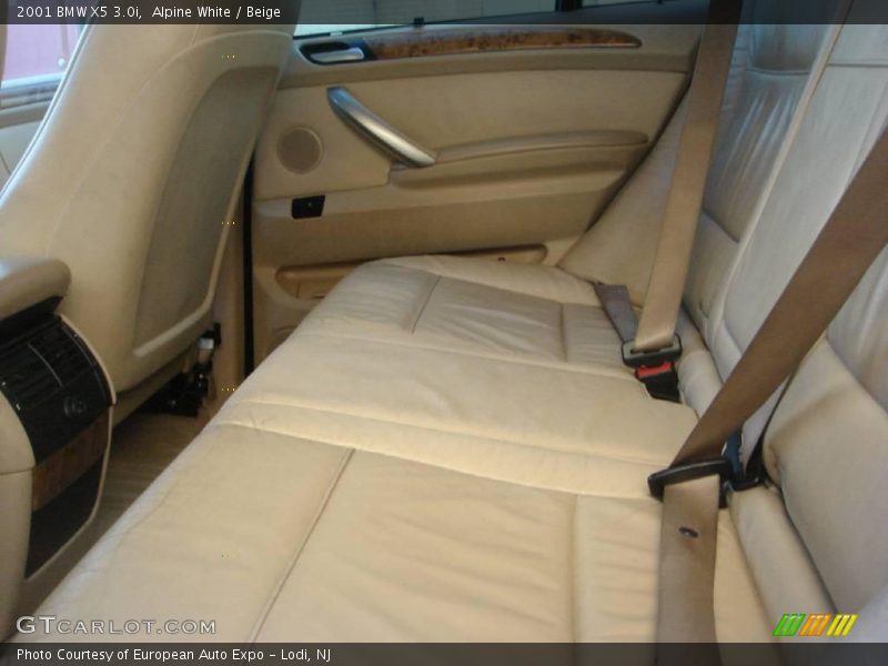 Alpine White / Beige 2001 BMW X5 3.0i