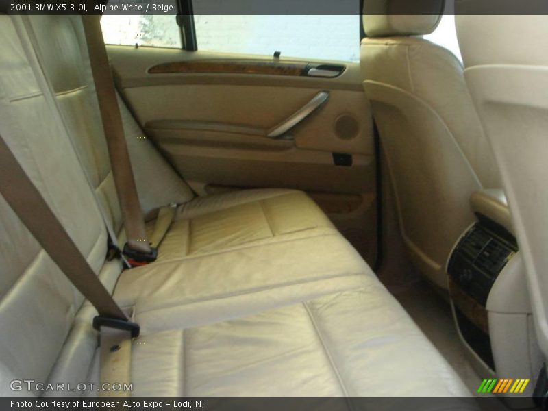 Alpine White / Beige 2001 BMW X5 3.0i