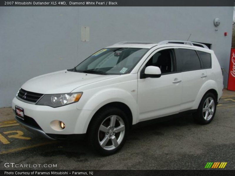 Diamond White Pearl / Black 2007 Mitsubishi Outlander XLS 4WD