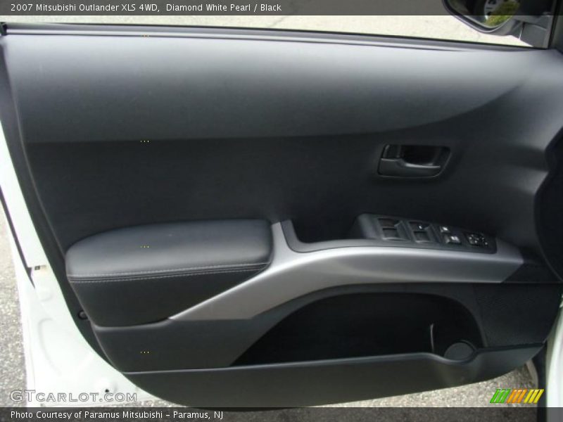 Diamond White Pearl / Black 2007 Mitsubishi Outlander XLS 4WD