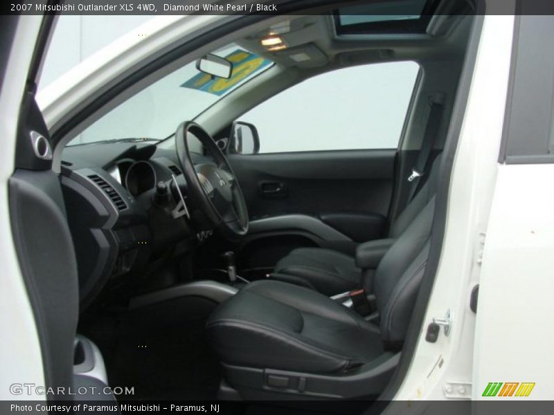Diamond White Pearl / Black 2007 Mitsubishi Outlander XLS 4WD