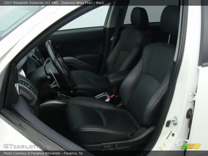 Diamond White Pearl / Black 2007 Mitsubishi Outlander XLS 4WD