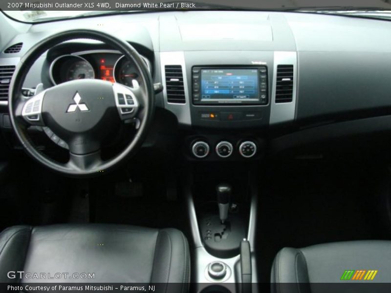 Diamond White Pearl / Black 2007 Mitsubishi Outlander XLS 4WD