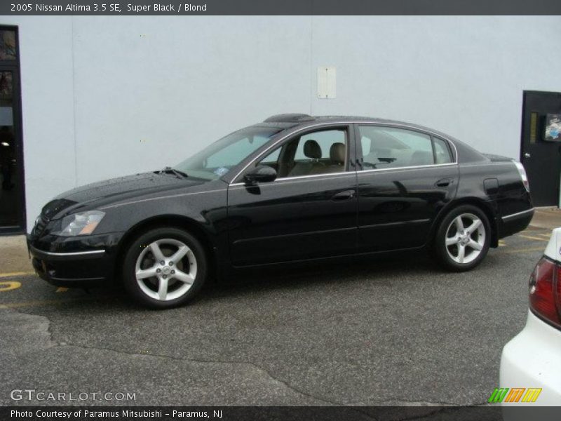 Super Black / Blond 2005 Nissan Altima 3.5 SE