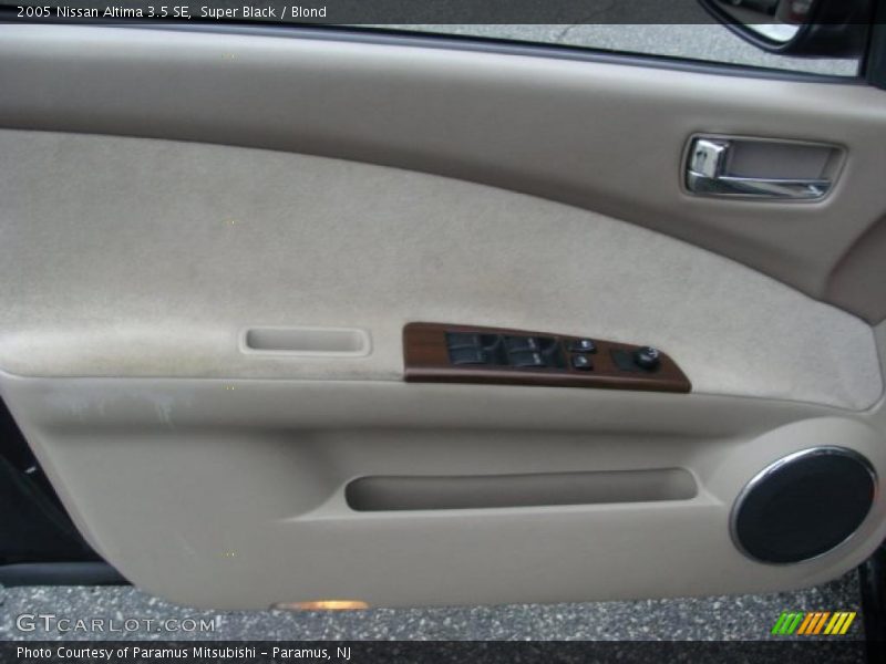 Super Black / Blond 2005 Nissan Altima 3.5 SE