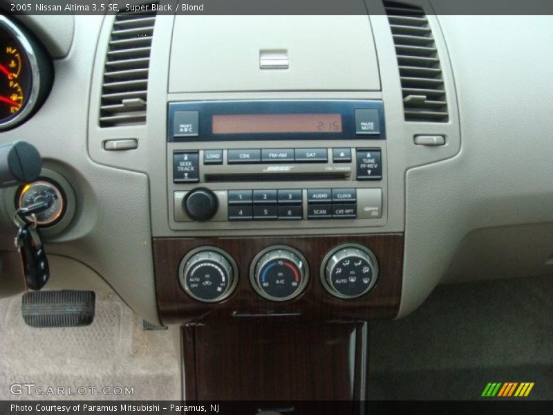 Super Black / Blond 2005 Nissan Altima 3.5 SE