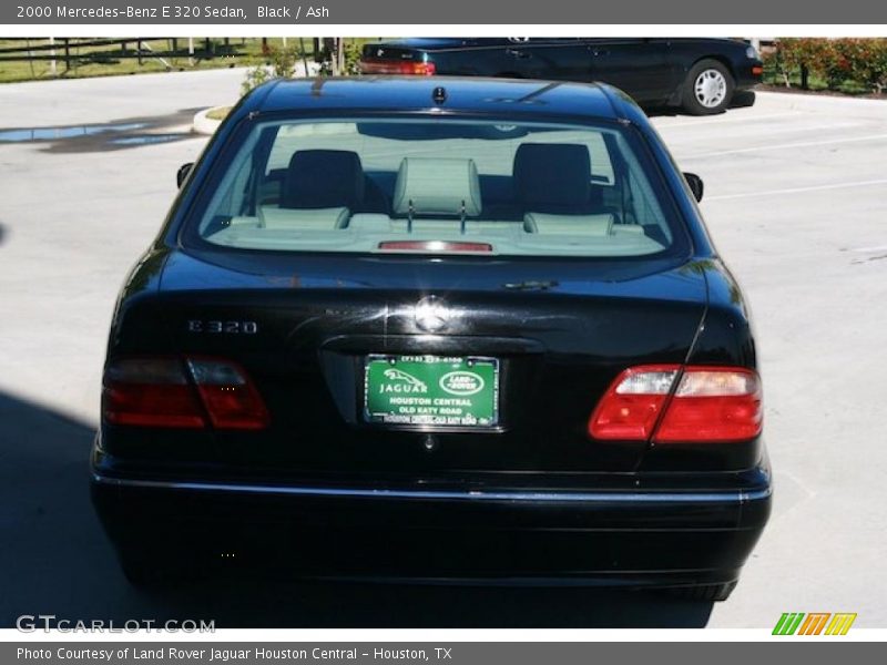 Black / Ash 2000 Mercedes-Benz E 320 Sedan