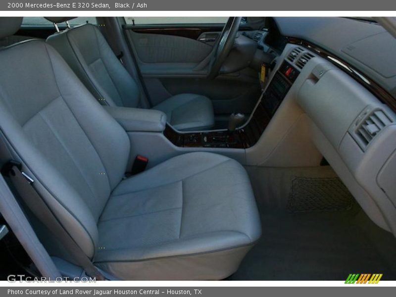 Black / Ash 2000 Mercedes-Benz E 320 Sedan