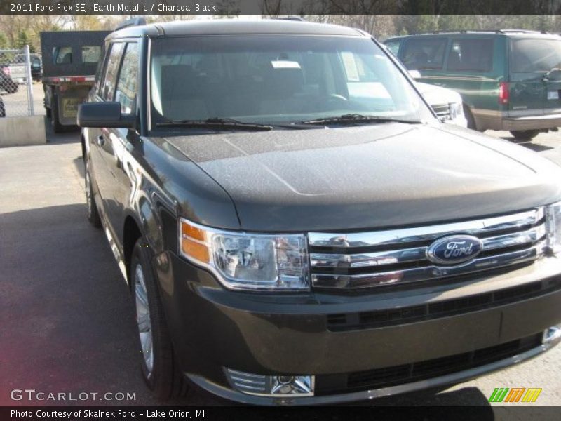 Earth Metallic / Charcoal Black 2011 Ford Flex SE