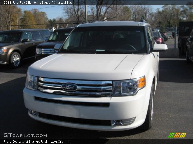 White Suede / Charcoal Black 2011 Ford Flex SEL