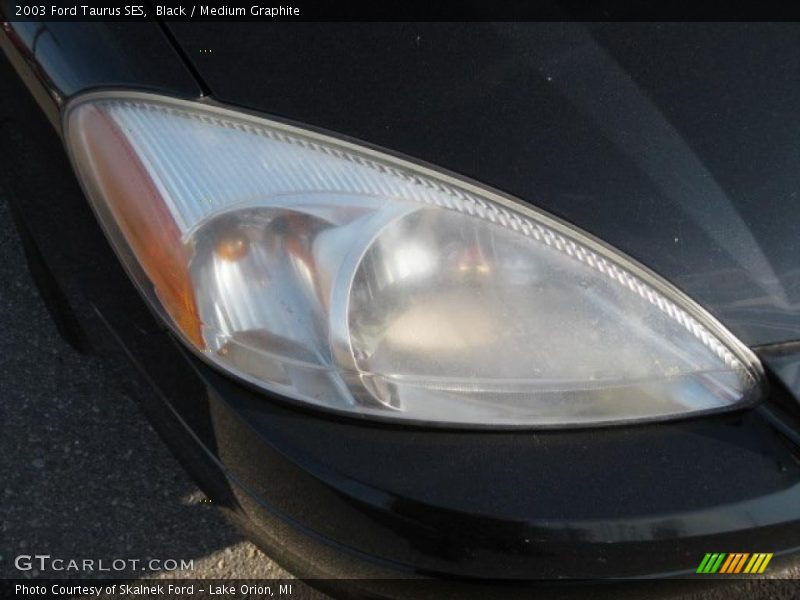 Black / Medium Graphite 2003 Ford Taurus SES