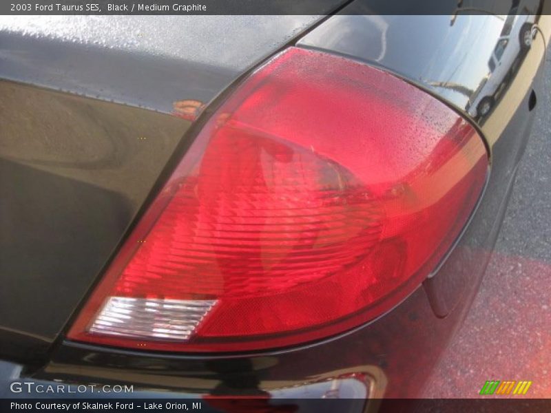 Black / Medium Graphite 2003 Ford Taurus SES
