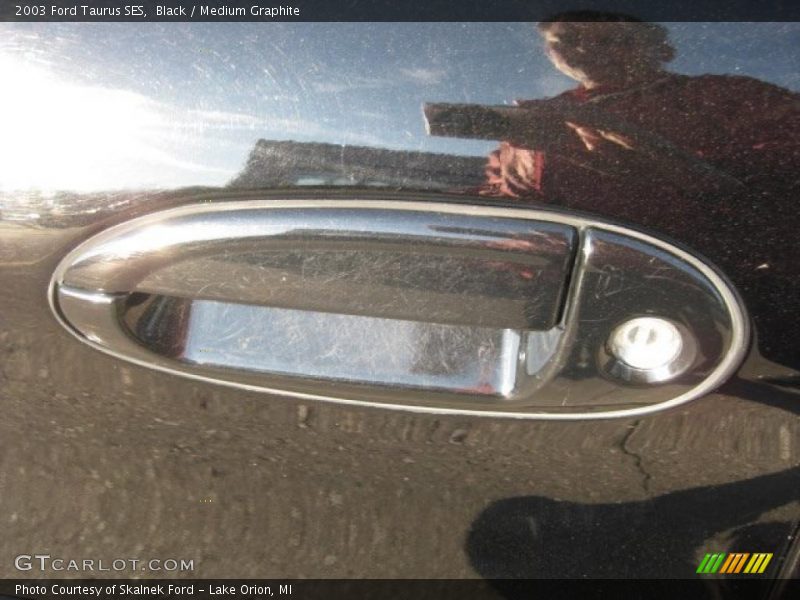 Black / Medium Graphite 2003 Ford Taurus SES