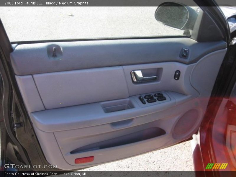 Black / Medium Graphite 2003 Ford Taurus SES