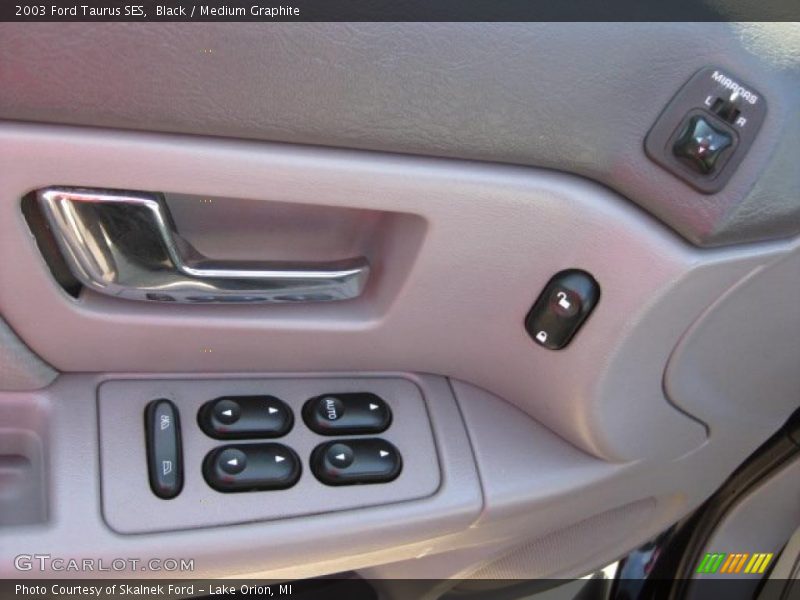 Black / Medium Graphite 2003 Ford Taurus SES