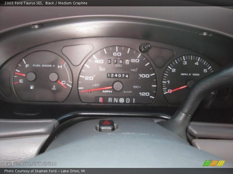 Black / Medium Graphite 2003 Ford Taurus SES