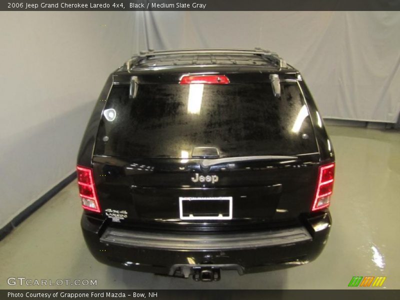Black / Medium Slate Gray 2006 Jeep Grand Cherokee Laredo 4x4