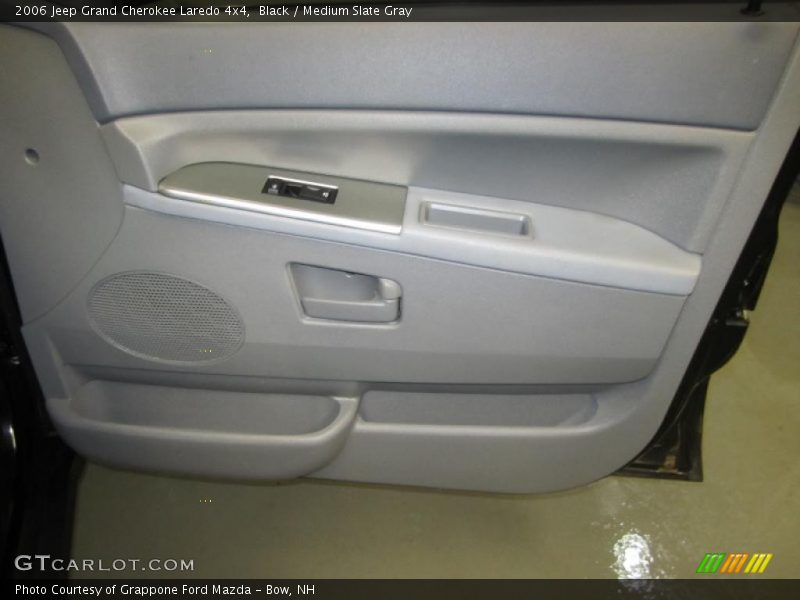 Black / Medium Slate Gray 2006 Jeep Grand Cherokee Laredo 4x4