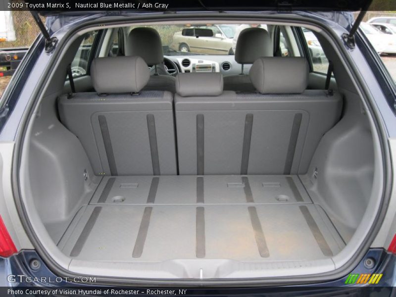  2009 Matrix S Trunk