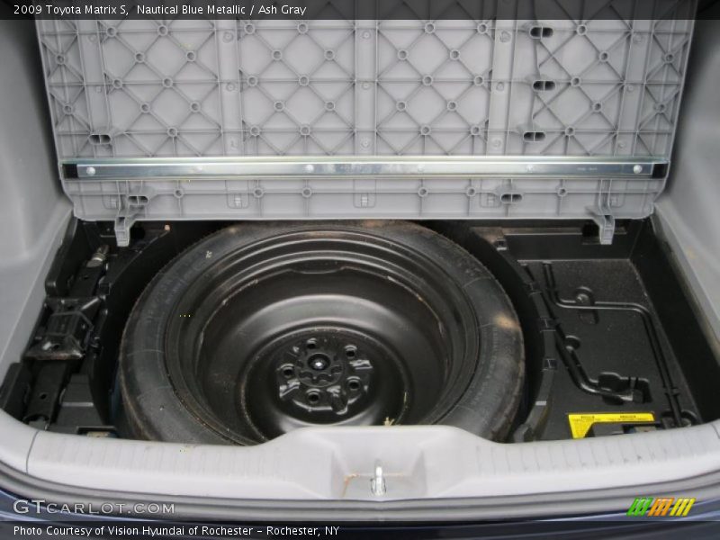  2009 Matrix S Trunk