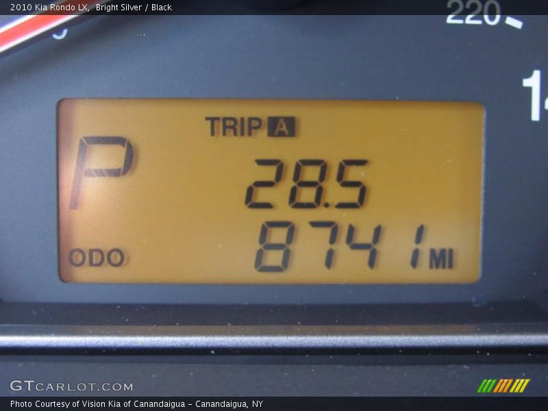 Bright Silver / Black 2010 Kia Rondo LX